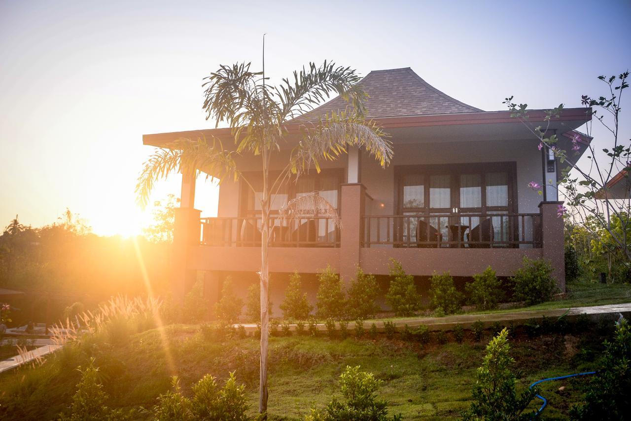 Phu Chom Mork Resort Sangkhla Buri Bagian luar foto