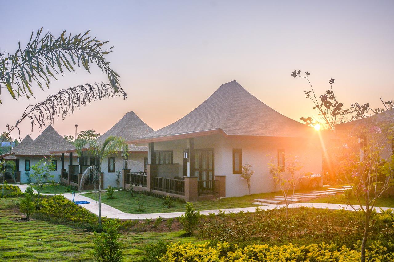 Phu Chom Mork Resort Sangkhla Buri Bagian luar foto